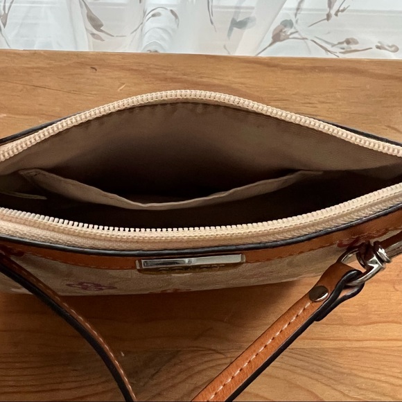 Coach Monogram Floral Print Wristlet-Like New - Picture 5 of 8